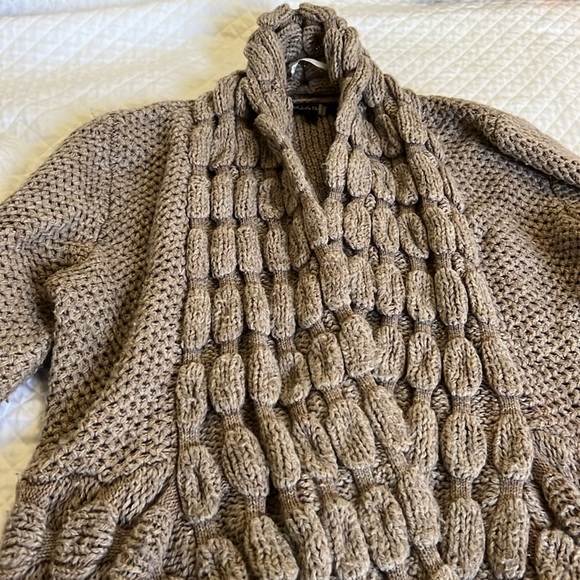 EUC Michelle Nicole Long Beige Sweater - Picture 2 of 3